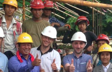 欧宝体育官方f68点topLafargeHolcim的工程师前往缅甸，帮助红十字会为地雷受害者建立医院