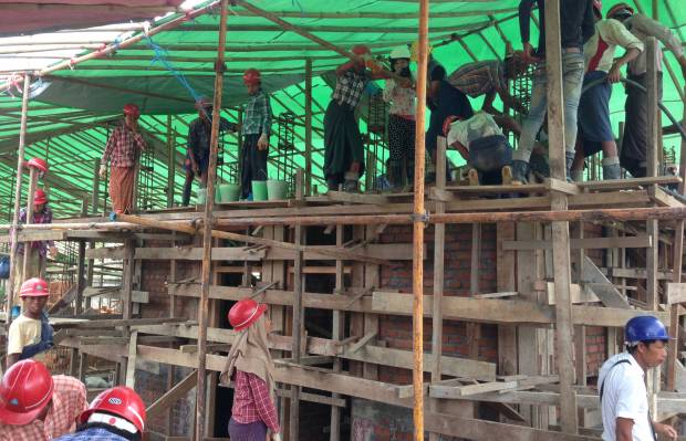 与红十字国际委员会一起在缅甸建造医院